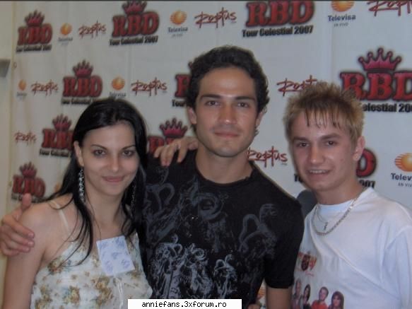 :wink2: poncho con sus fans