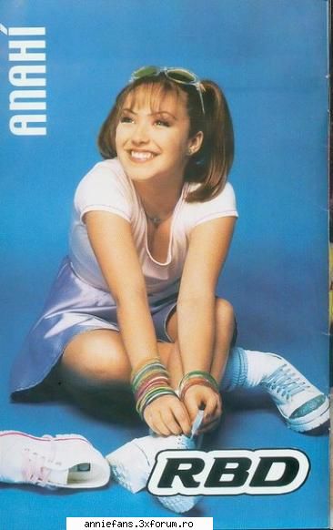 anahi cand era mai mik poze